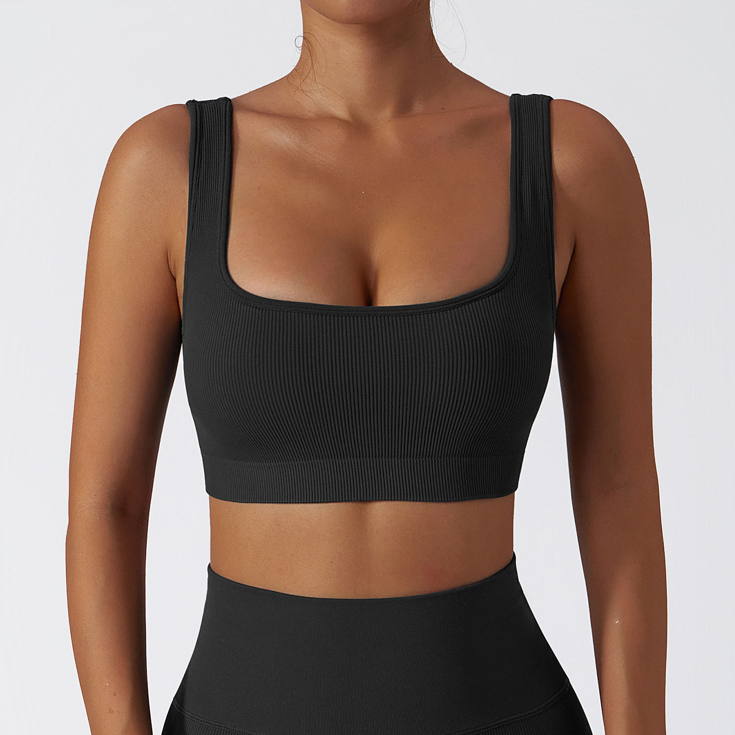 Soutien-gorge d'entraînement côtelé sans couture avec bonnets amovibles